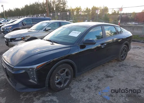 2025 Kia K4 Lxs z USA, uszkodzony, nr VIN 3KPFT4DE8SE015807